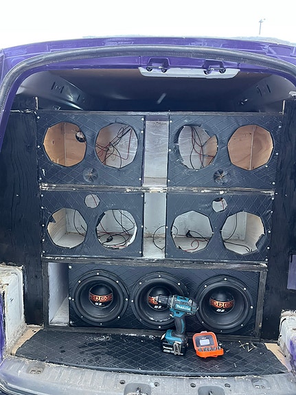 Volkswagen Caddy 9 of 9
