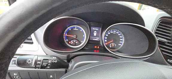 Hyundai Santa Fe 8 of 13