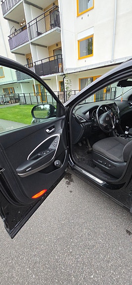 Hyundai Santa Fe 10 of 13