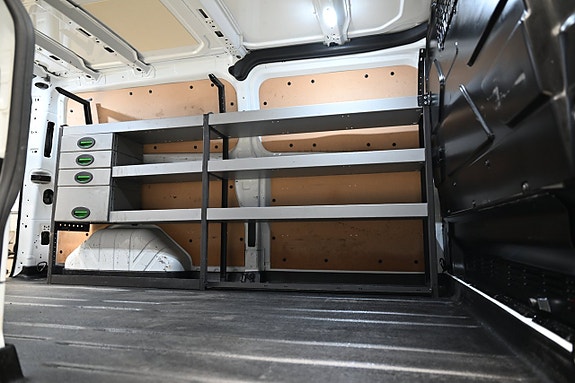 Ford Transit Custom 11 of 30