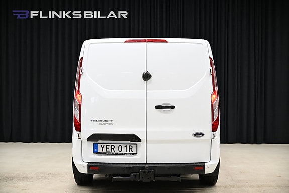 Ford Transit Custom 12 of 30