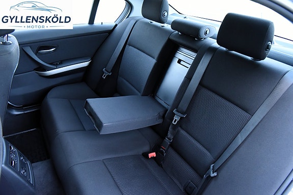 BMW 320d 14 of 15
