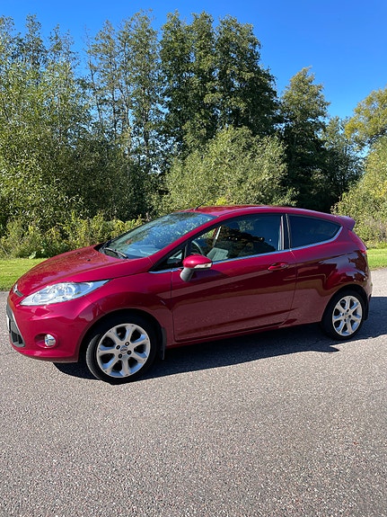 Ford Fiesta 2 of 7