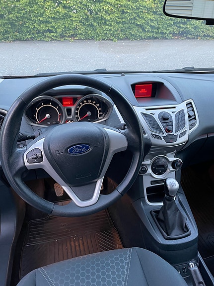 Ford Fiesta 6 of 7