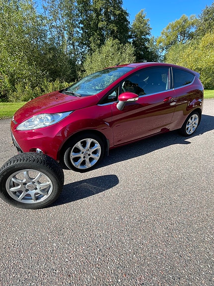 Ford Fiesta 4 of 7