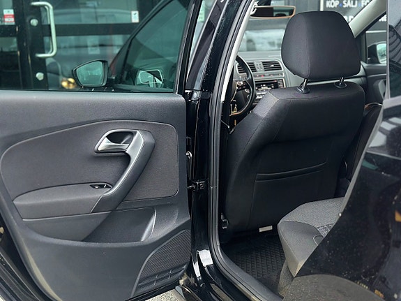 Volkswagen Polo 14 of 19