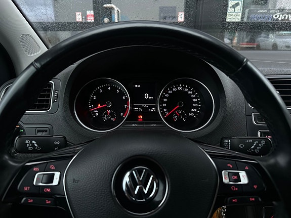 Volkswagen Polo 13 of 19