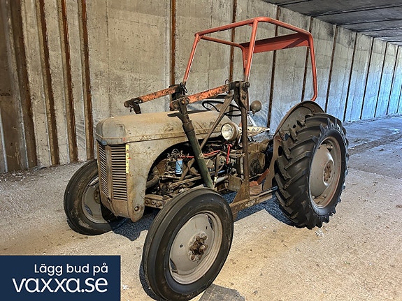 Traktor Grålle.