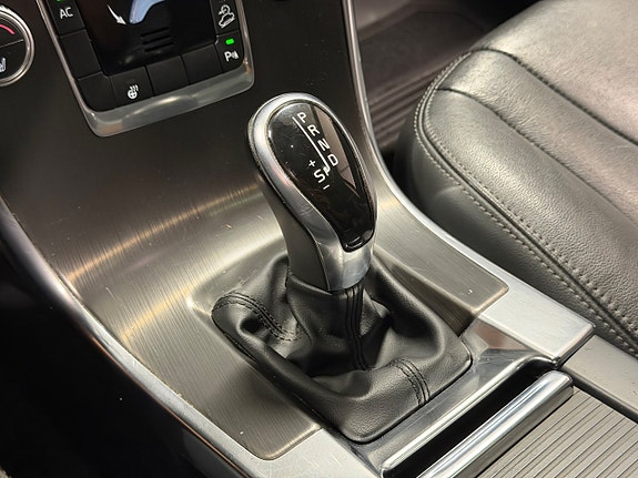 Volvo XC60 16 of 16