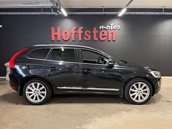 Volvo XC60 2 of 16