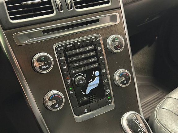 Volvo XC60 15 of 16