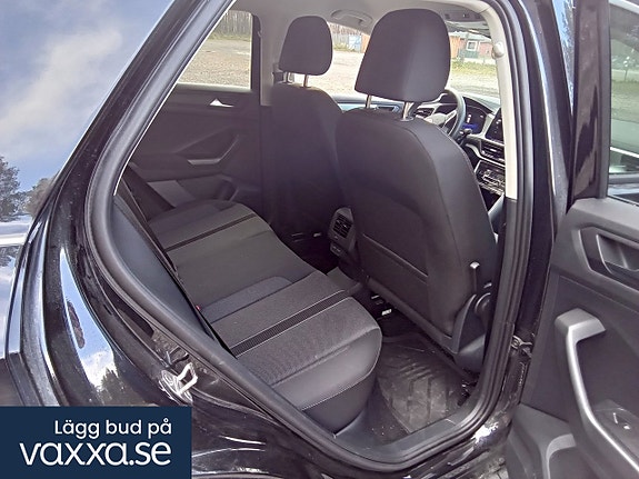Volkswagen T-Roc 8 of 12