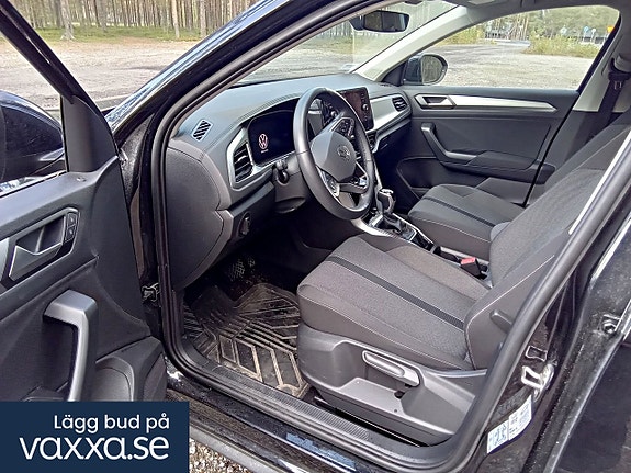 Volkswagen T-Roc 6 of 12