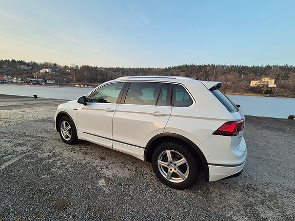 Volkswagen Tiguan 3 of 5
