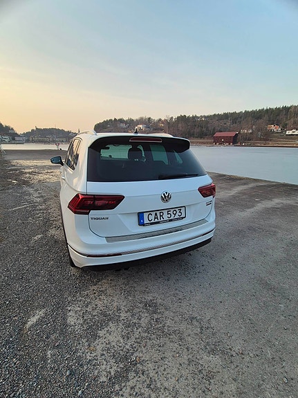 Volkswagen Tiguan 4 of 5
