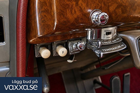 Cadillac Convertible 4 of 30