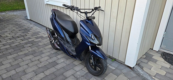 Yamaha JOG RR 2 of 3