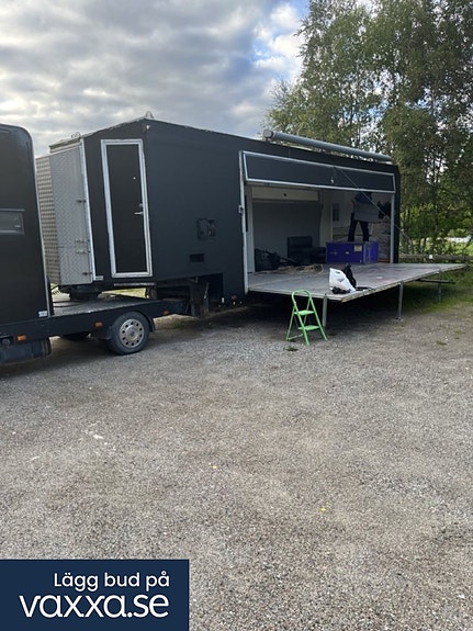 Iveco Daily 35 + Treaxlad mobilscenstrailer 15 of 23