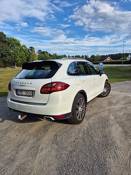 Porsche Cayenne 6 of 6