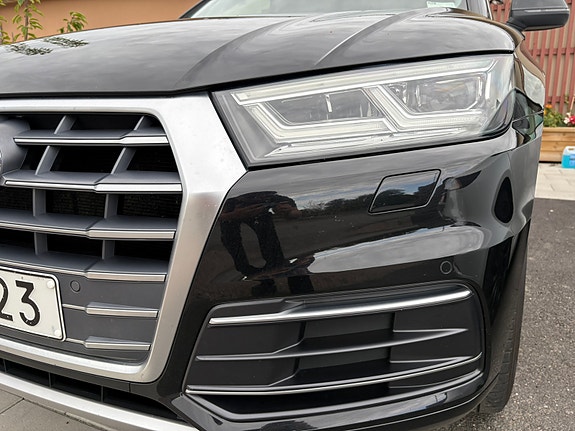Audi Q5 2 of 13