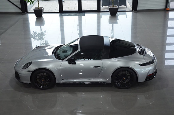 Porsche 911 Targa 4 GTS 10 of 25