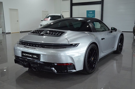 Porsche 911 Targa 4 GTS 8 of 25