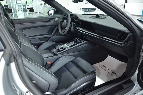 Porsche 911 Targa 4 GTS 23 of 25