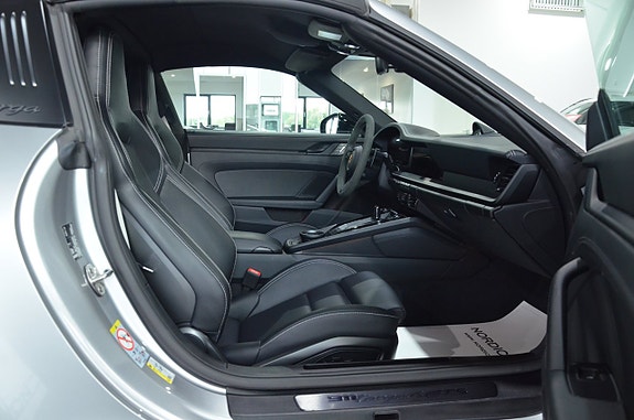 Porsche 911 Targa 4 GTS 22 of 25