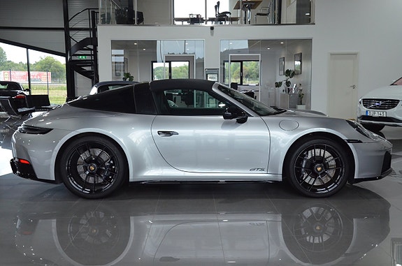 Porsche 911 Targa 4 GTS 9 of 25
