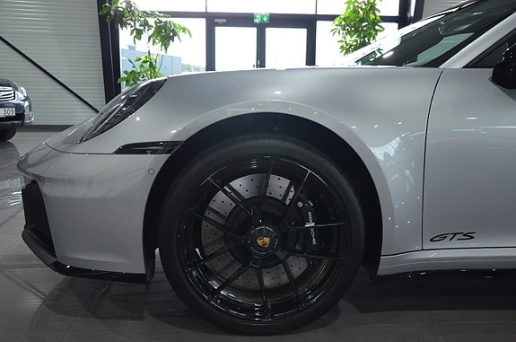 Porsche 911 Targa 4 GTS 13 of 25