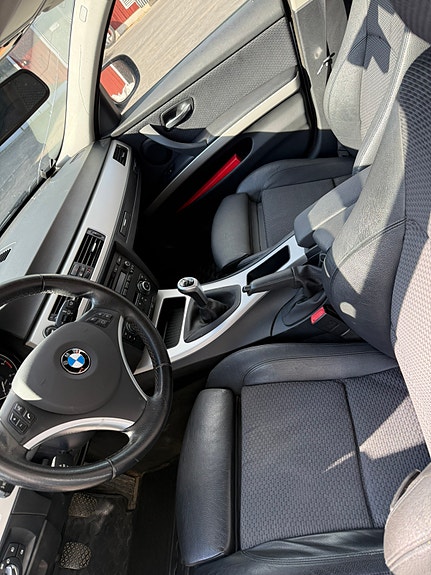 BMW 320d 3 of 9