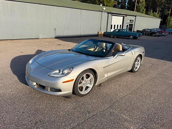 Chevrolet Corvette 10 of 23