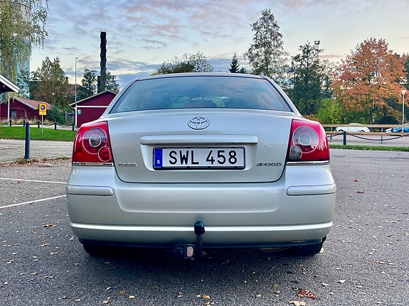 Toyota Avensis 6 of 16