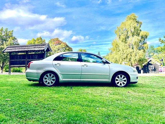 Toyota Avensis 6 of 16