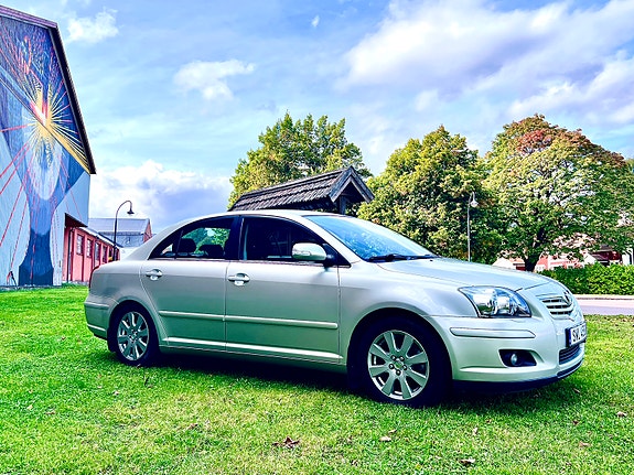Toyota Avensis 7 of 16