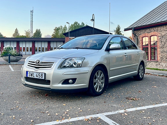 Toyota Avensis 3 of 16