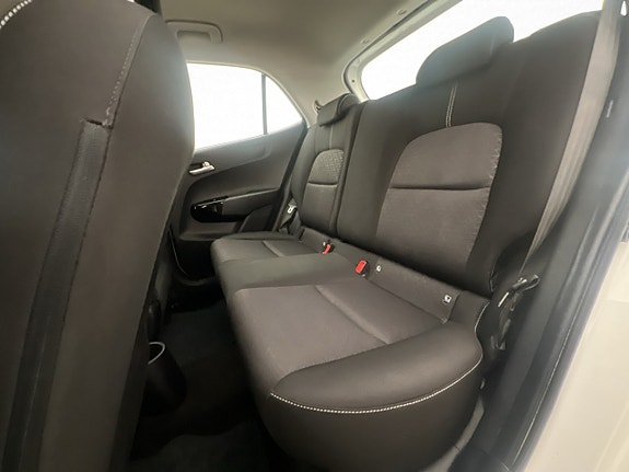 Kia Picanto 16 of 30