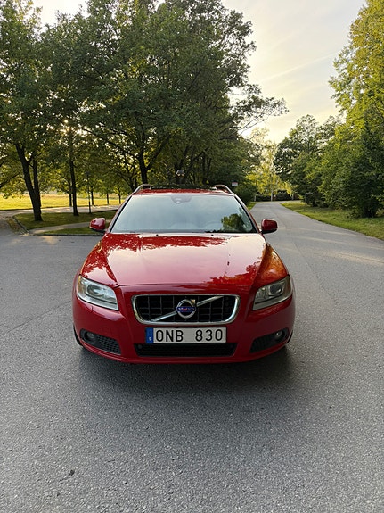 Volvo V70 8 of 15