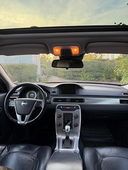 Volvo V70 12 of 15