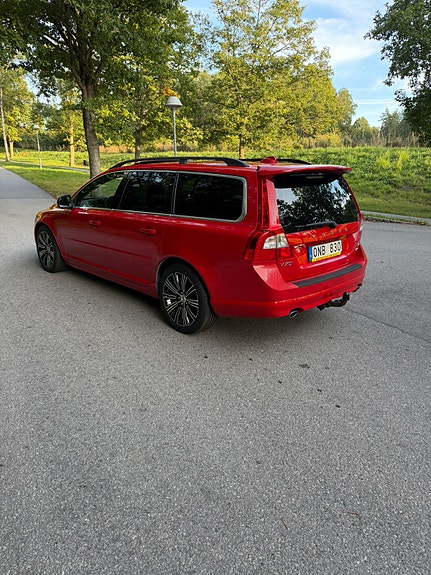 Volvo V70 3 of 15