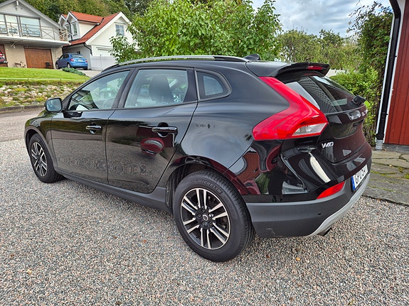 Volvo V40 Cross Country 4 of 9