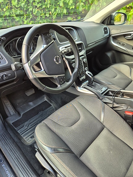 Volvo V40 Cross Country 9 of 9