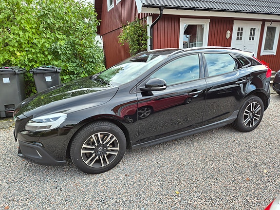 Volvo V40 Cross Country 5 of 9