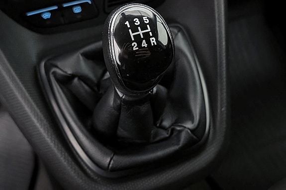 Ford Transit Connect 21 of 23
