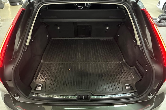 Volvo V90 10 of 23