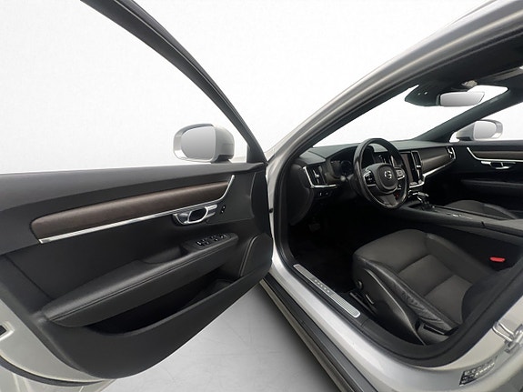 Volvo V90 Cross Country 11 of 30
