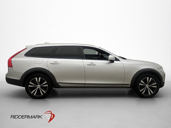 Volvo V90 Cross Country 9 of 30