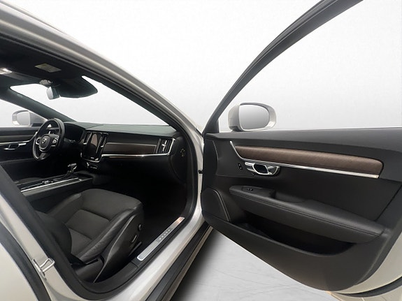 Volvo V90 Cross Country 16 of 30