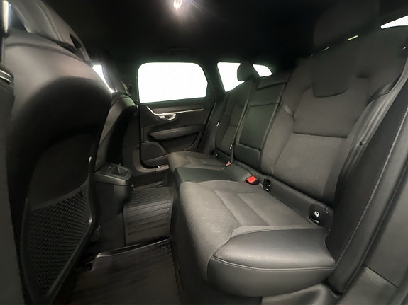 Volvo V90 Cross Country 17 of 30