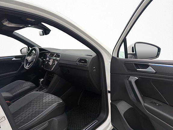 Volkswagen Tiguan 17 of 30